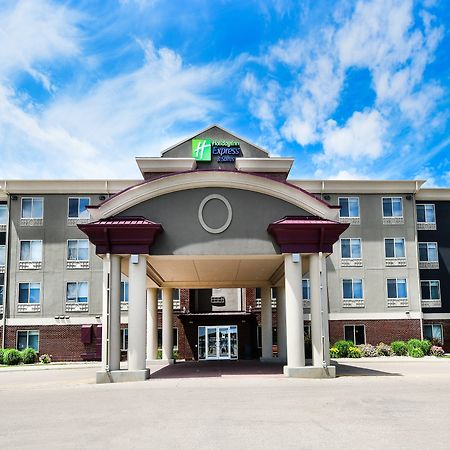 Holiday Inn Express Hotel & Suites Grand Forks By Ihg Exterior photo