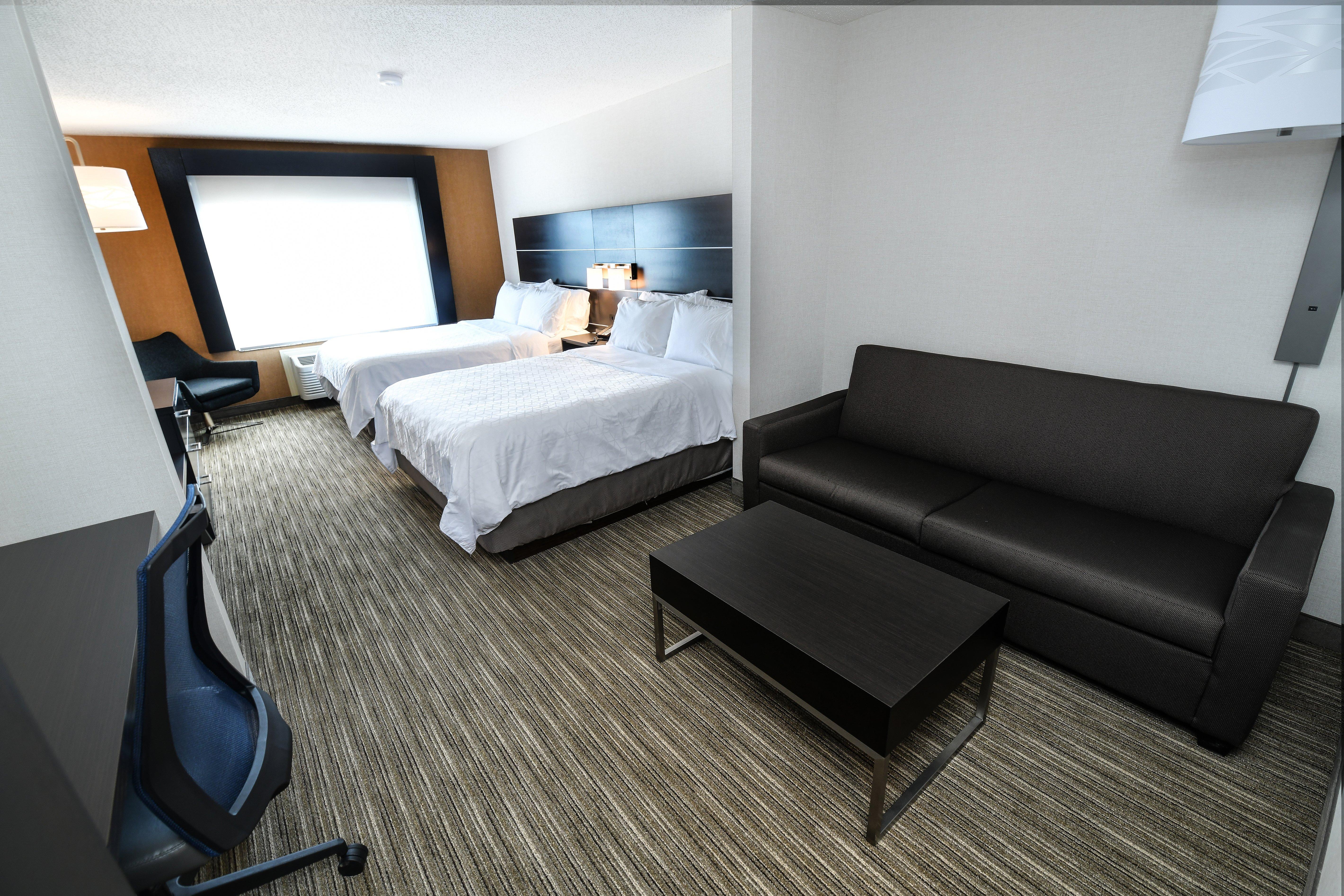 Holiday Inn Express Hotel & Suites Grand Forks By Ihg Exterior photo