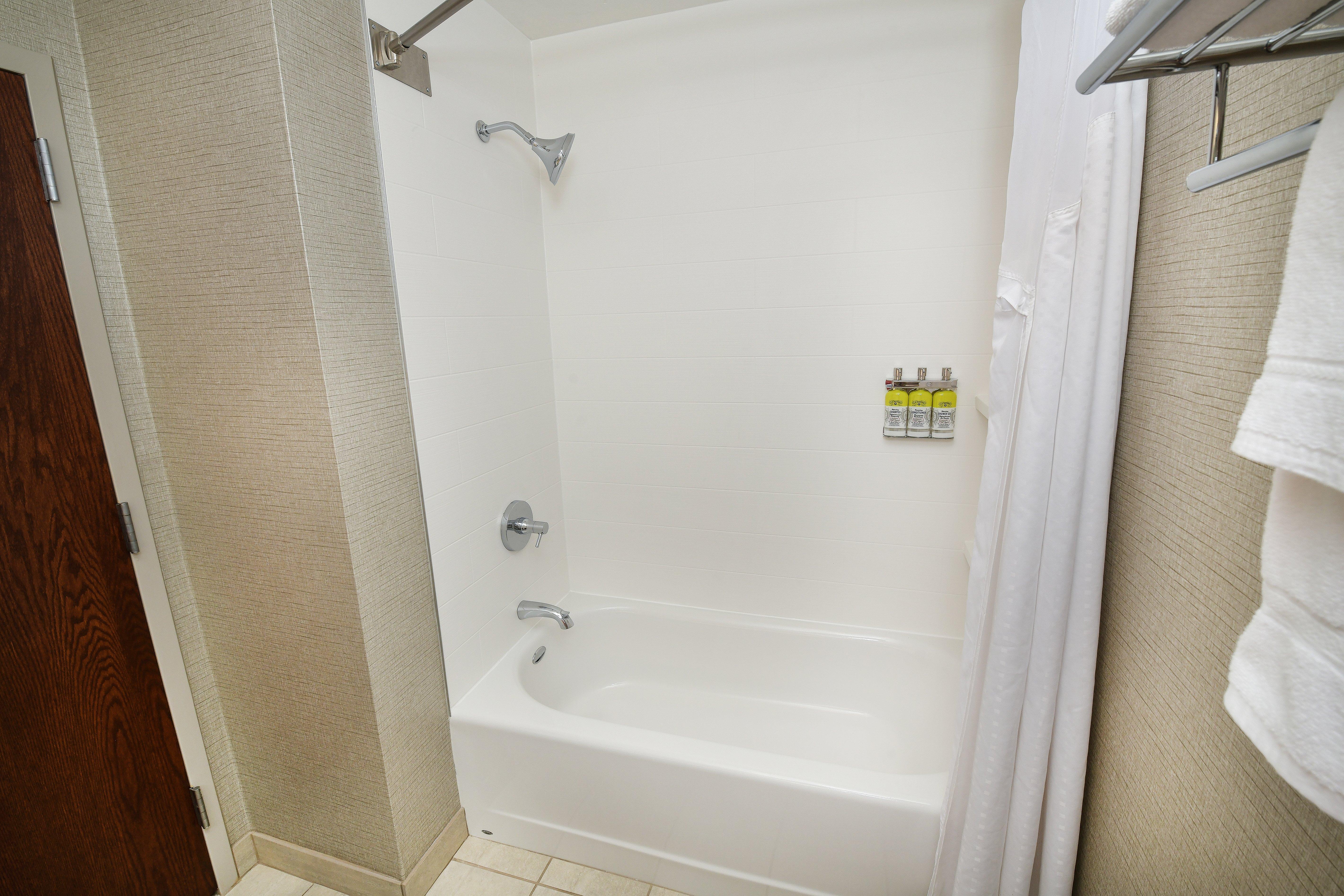 Holiday Inn Express Hotel & Suites Grand Forks By Ihg Exterior photo