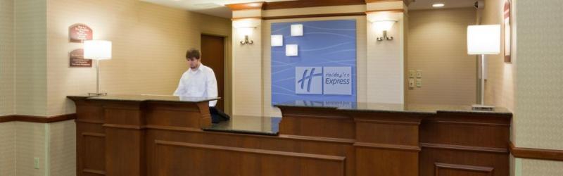 Holiday Inn Express Hotel & Suites Grand Forks By Ihg Exterior photo