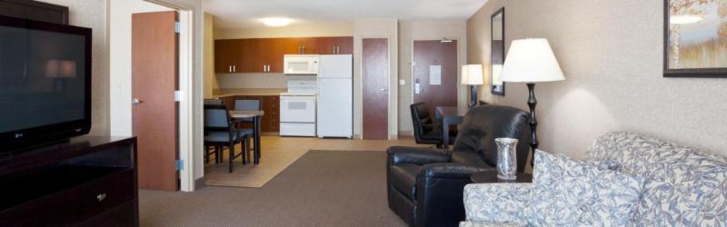 Holiday Inn Express Hotel & Suites Grand Forks By Ihg Exterior photo