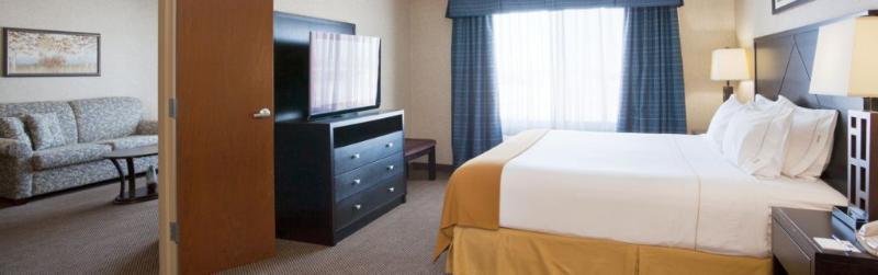 Holiday Inn Express Hotel & Suites Grand Forks By Ihg Exterior photo